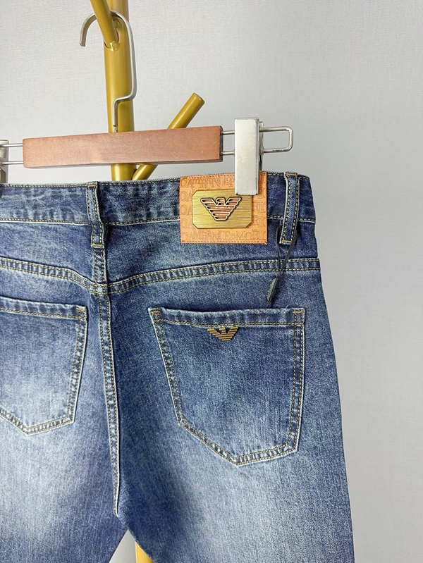 ブランドジーンズ着用イメージ